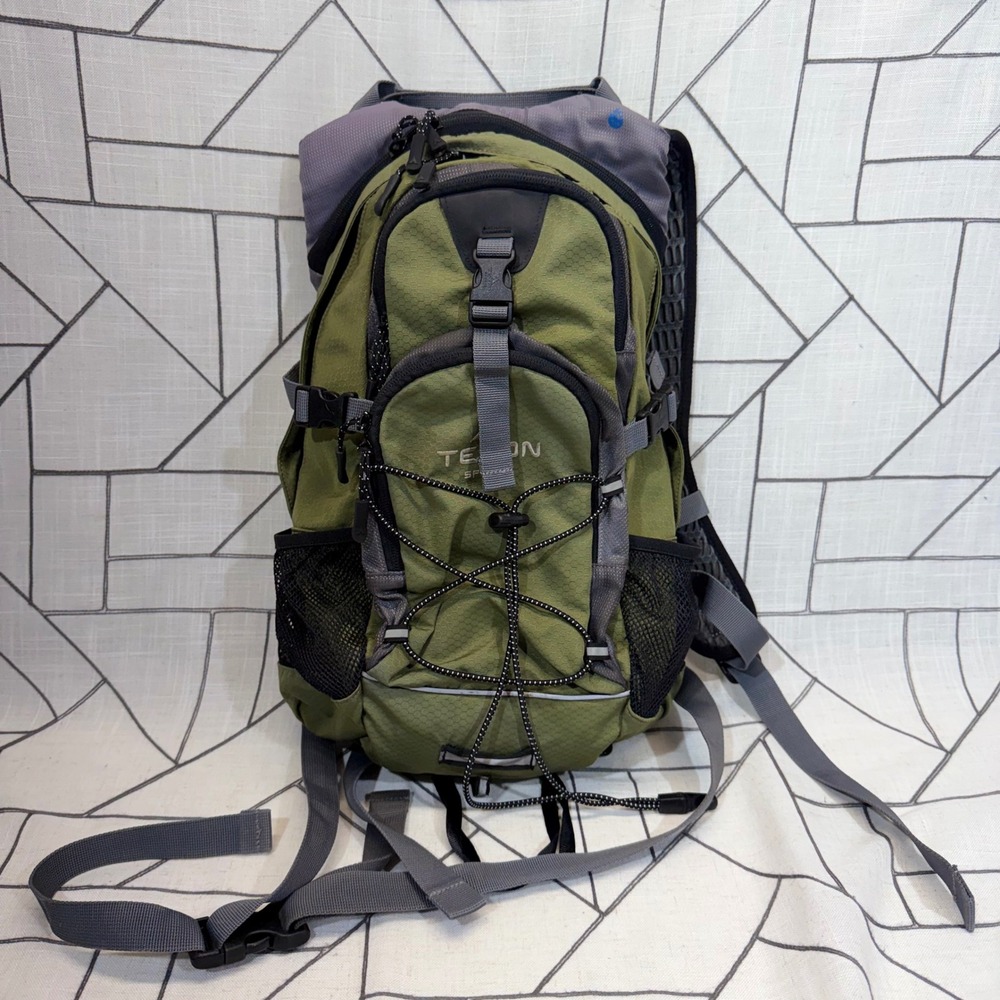 Teton Sports Hydration NO BLADDER Backpack Green Hiking Daypack with Raincover
